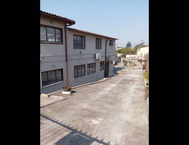 4 BEDROOM HOUSE FOR SALE IN CHATSWORTH CENTRAL